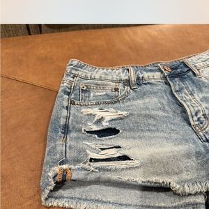 American Eagle tomgirl shorts size 6